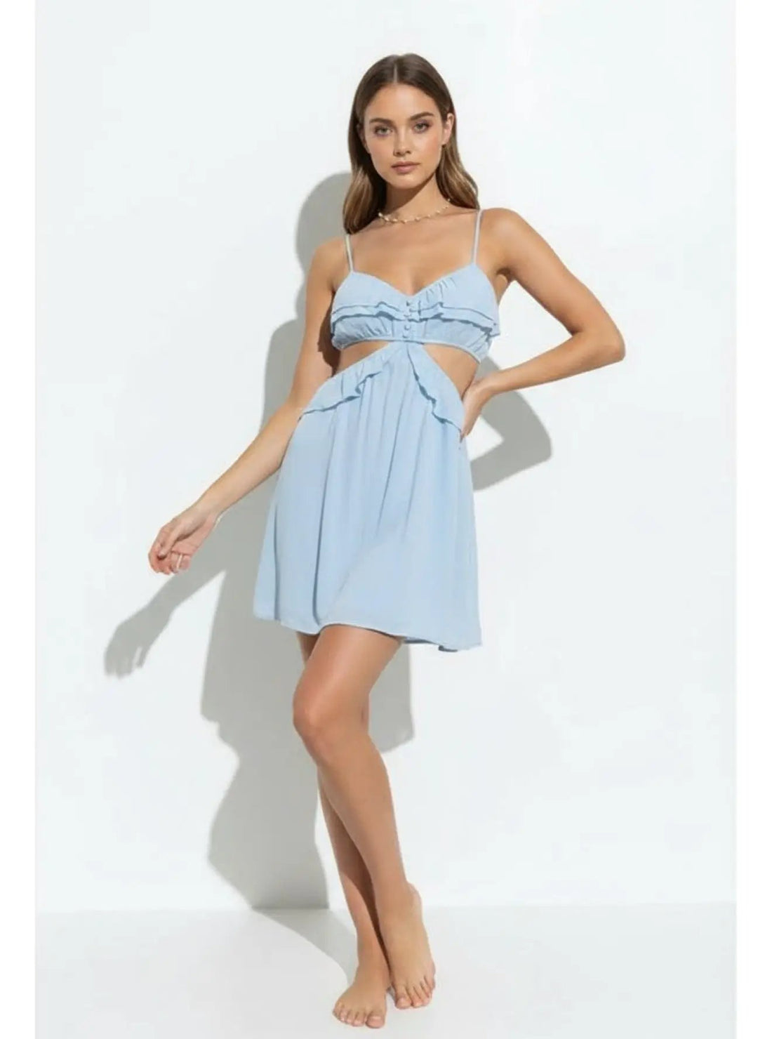 Vestido mini azul cielo con recorte lateral Pd16373 by Yanet Collective