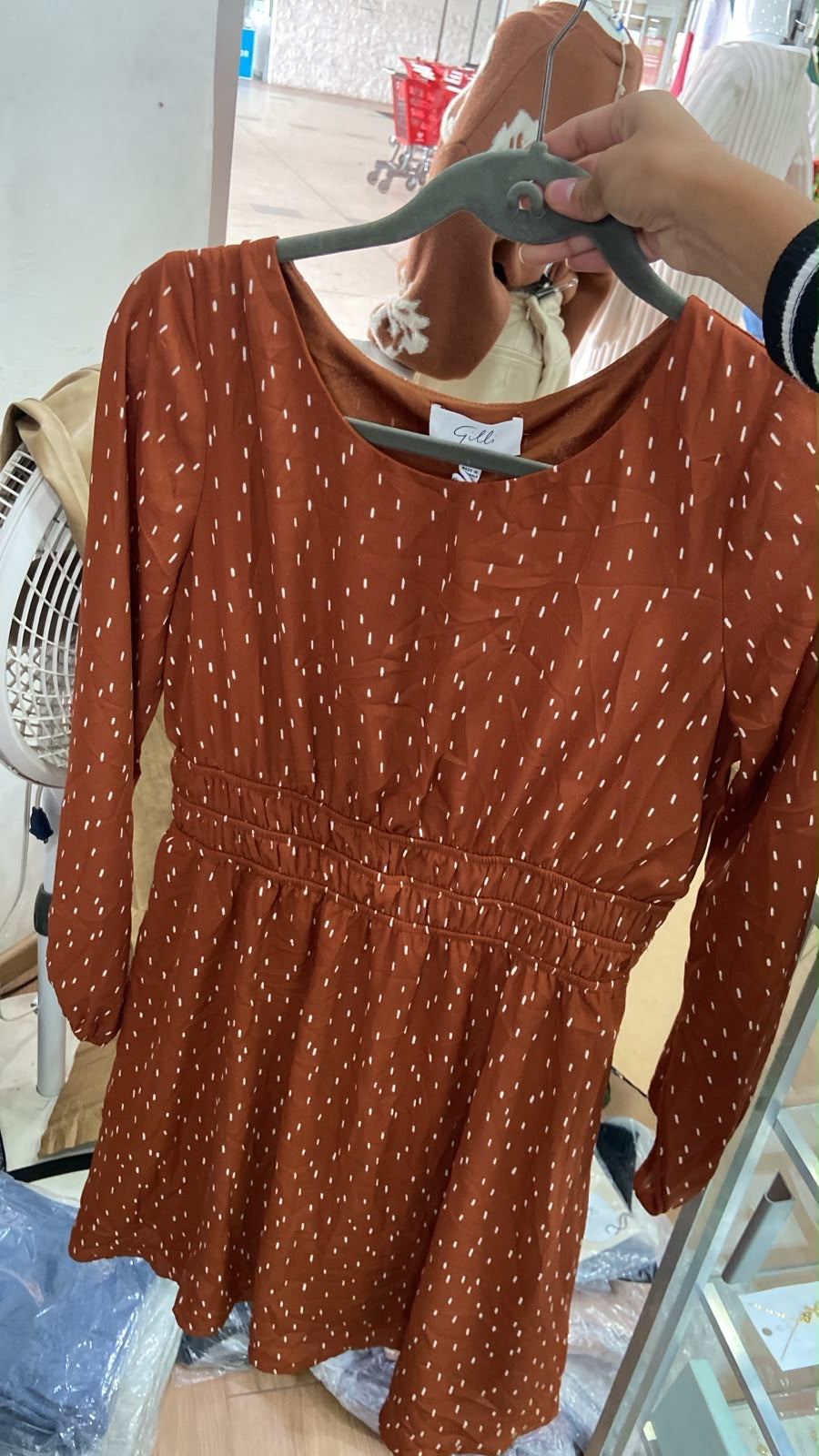 Vestido Midi Rust de Manga Larga con Lunares y Cintura Elástica