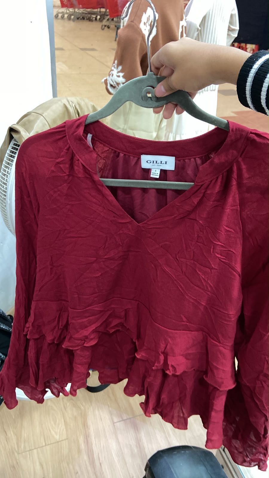 Blusa Roja Escote en V con Dobladillo de Volantes - Estilo Boutique