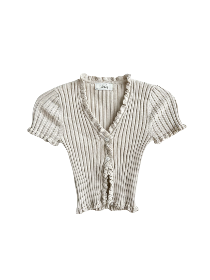 Blusa Beige de Canalé con Botones y Volantes - Estilo Boutique