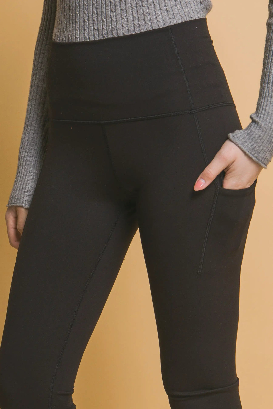 LOVE TREE Leggings Acampanados de Tiro Alto con Bolsillos Laterales - LOVE TREE - Activewear