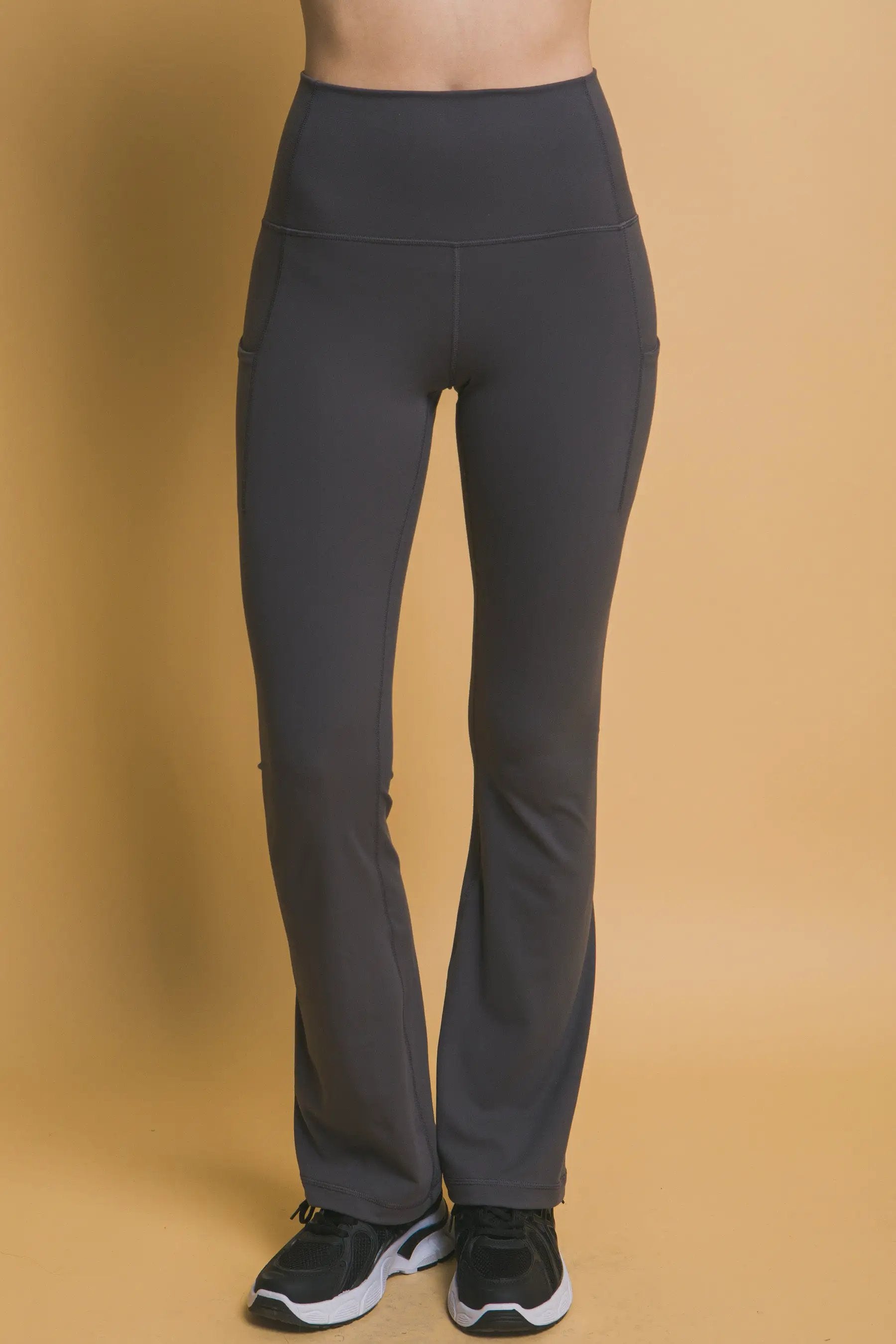 LOVE TREE Leggings Acampanados de Tiro Alto con Bolsillos Laterales - LOVE TREE - Activewear