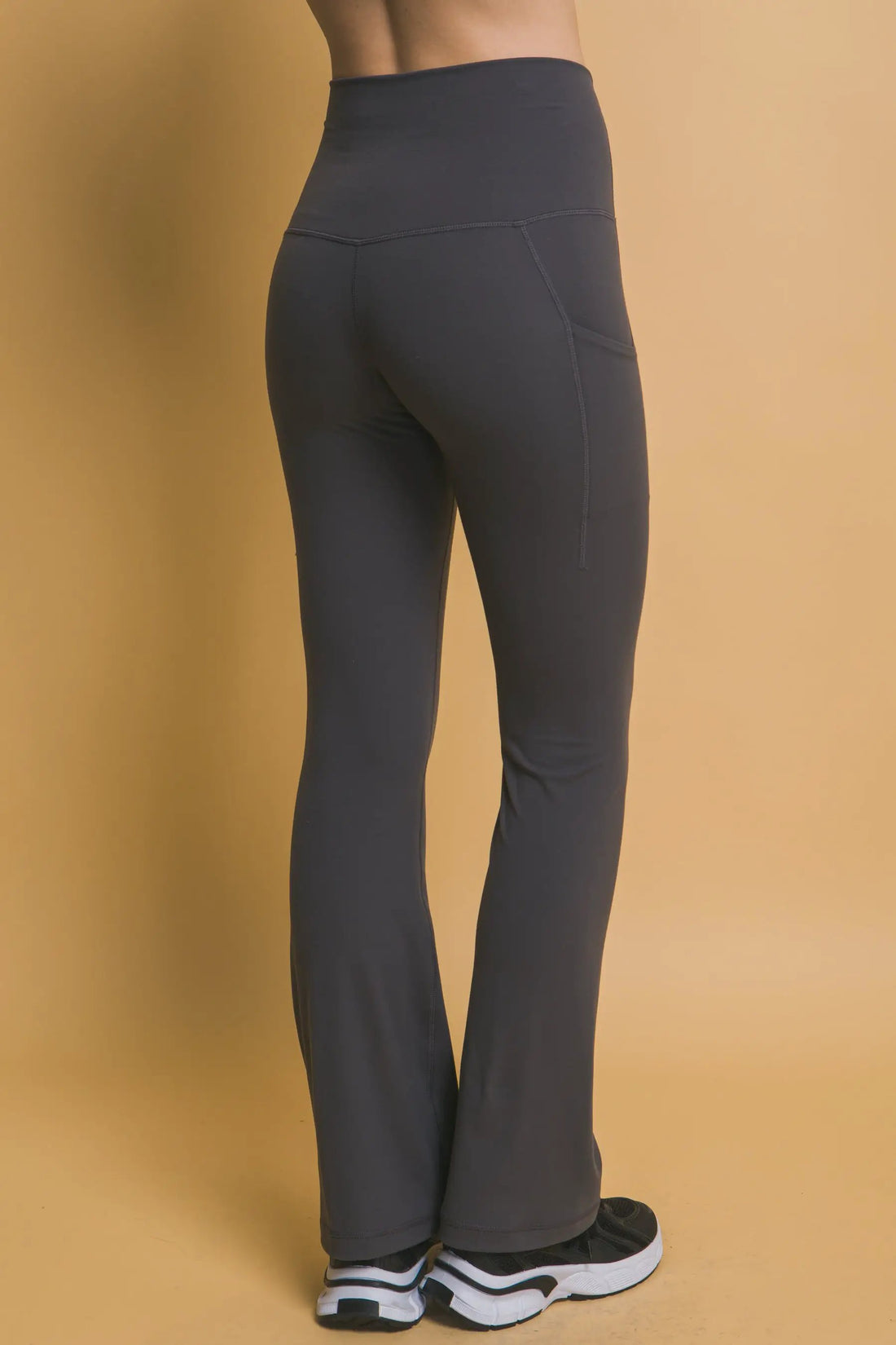LOVE TREE Leggings Acampanados de Tiro Alto con Bolsillos Laterales - LOVE TREE - Activewear