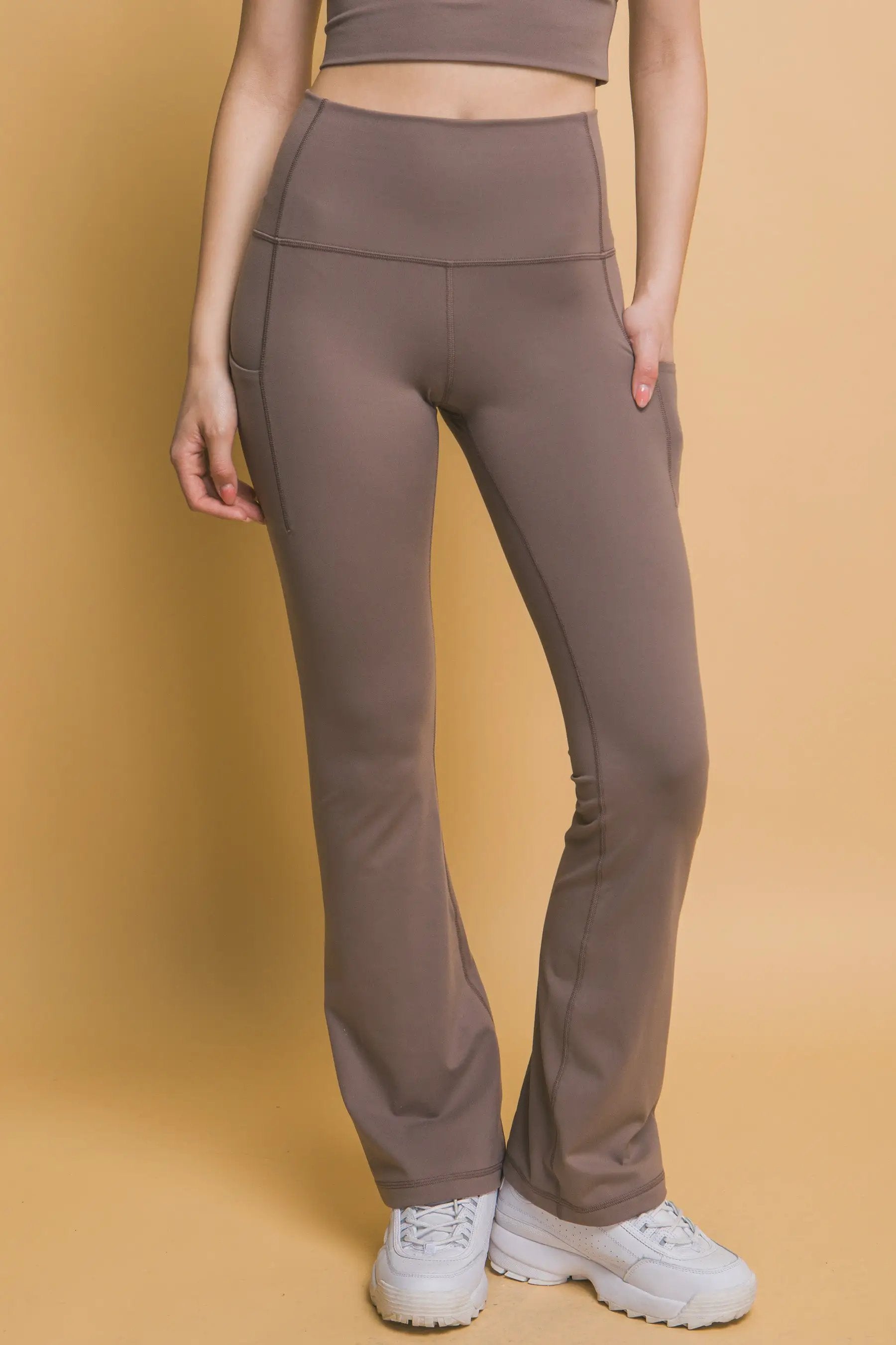 LOVE TREE Leggings Acampanados de Tiro Alto con Bolsillos Laterales - LOVE TREE - Activewear