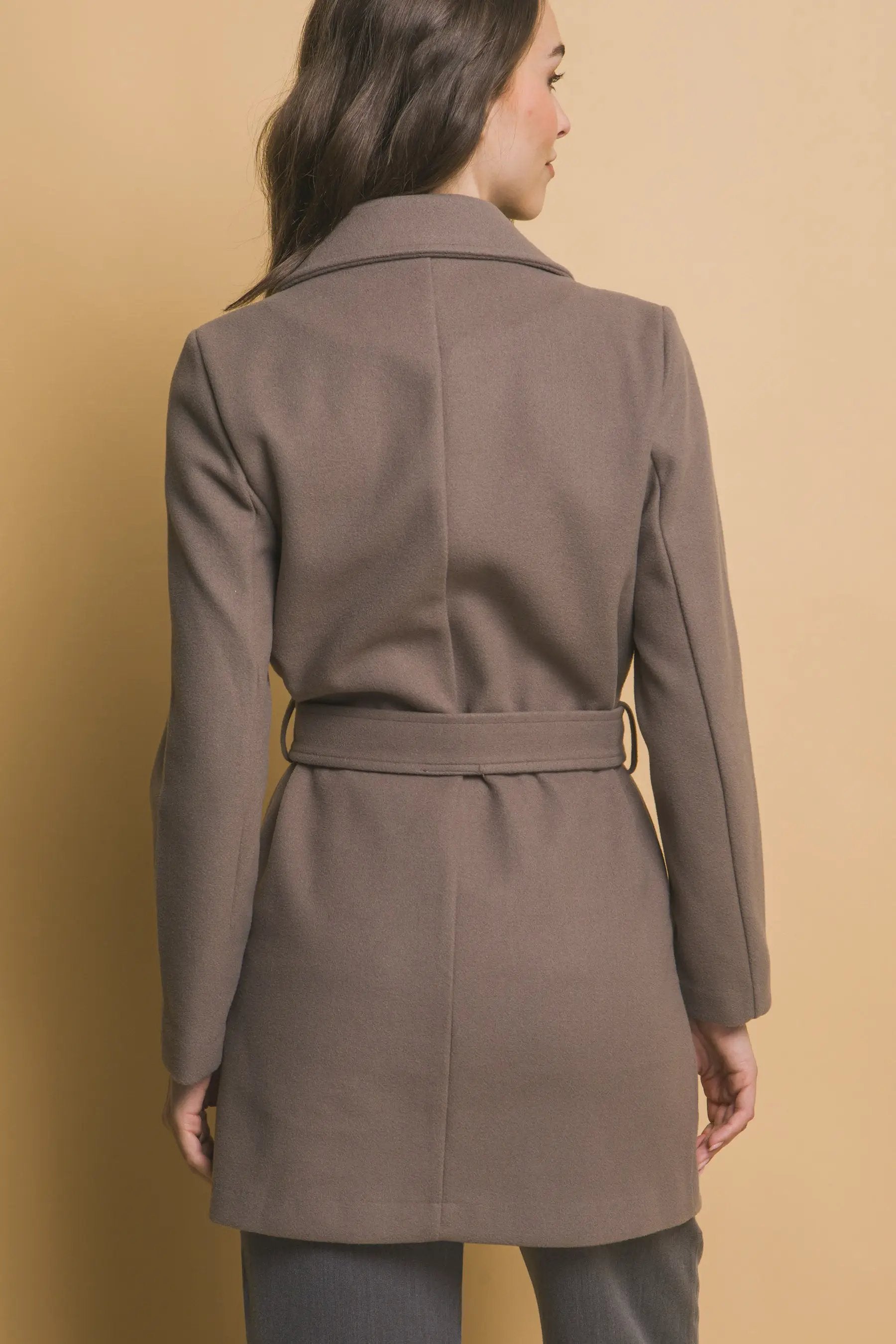 Abrigo Trench Largo Con Solapa Y Cinturón Poliéster Premium Colección Luxe Edición Limitada by Yanet Collection