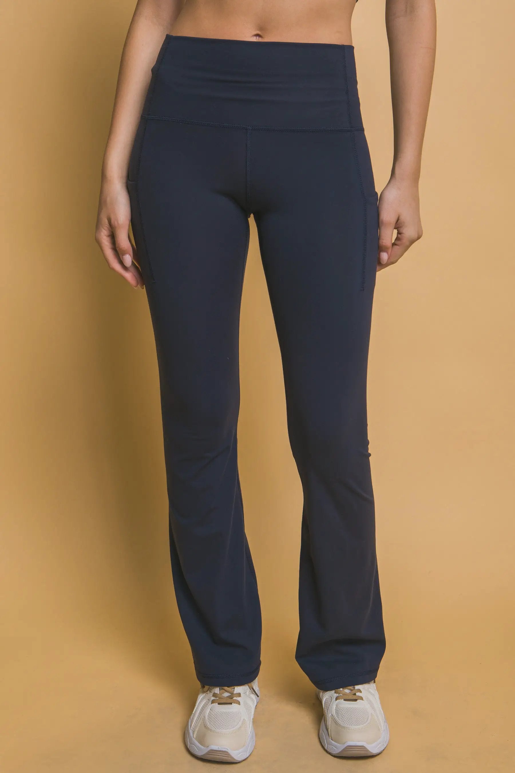 LOVE TREE Leggings Acampanados de Tiro Alto con Bolsillos Laterales - LOVE TREE - Activewear