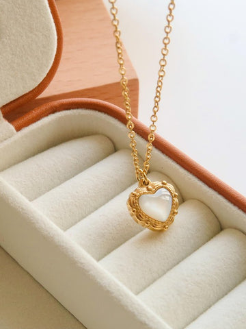Non-tarnish Vintage Heart Pendant Necklace