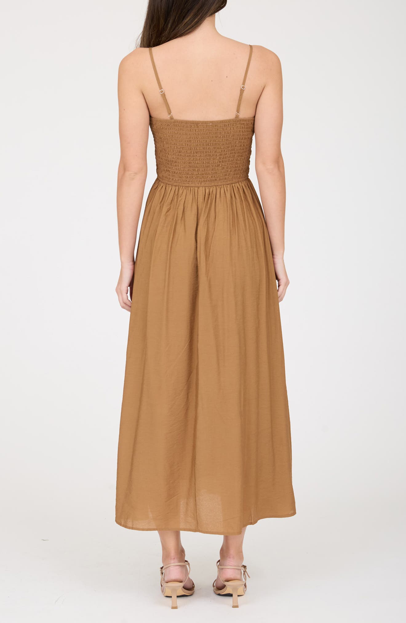 Vestido Midi Estilo Boho con Escote Smocked y Tirantes Finos