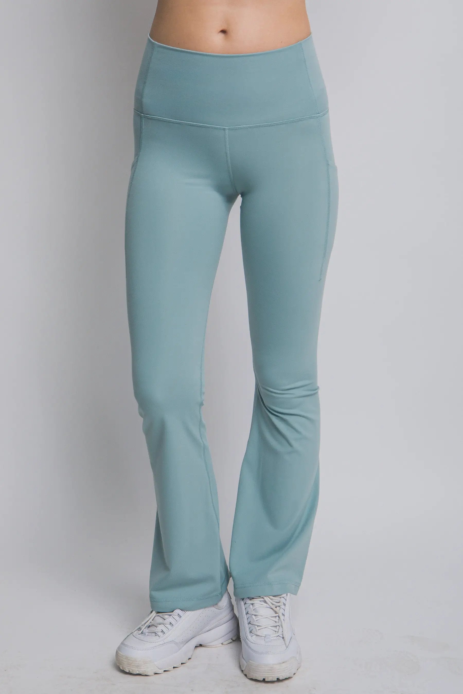 LOVE TREE Leggings Acampanados de Tiro Alto con Bolsillos Laterales - LOVE TREE - Activewear
