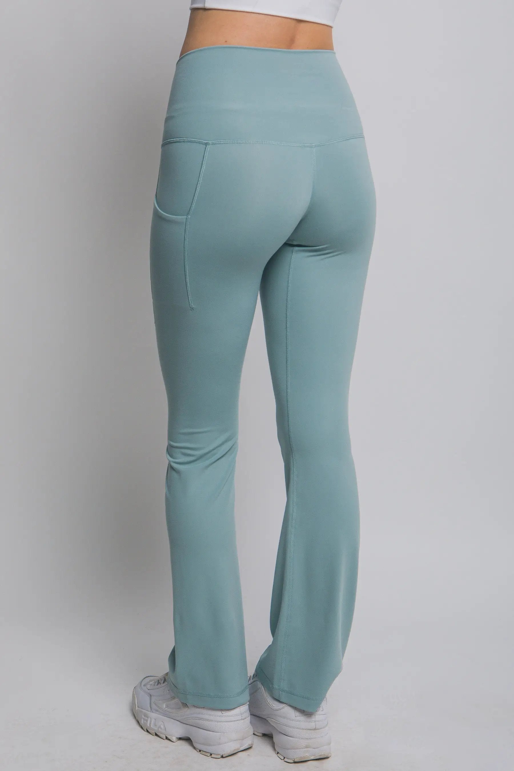 LOVE TREE Leggings Acampanados de Tiro Alto con Bolsillos Laterales - LOVE TREE - Activewear