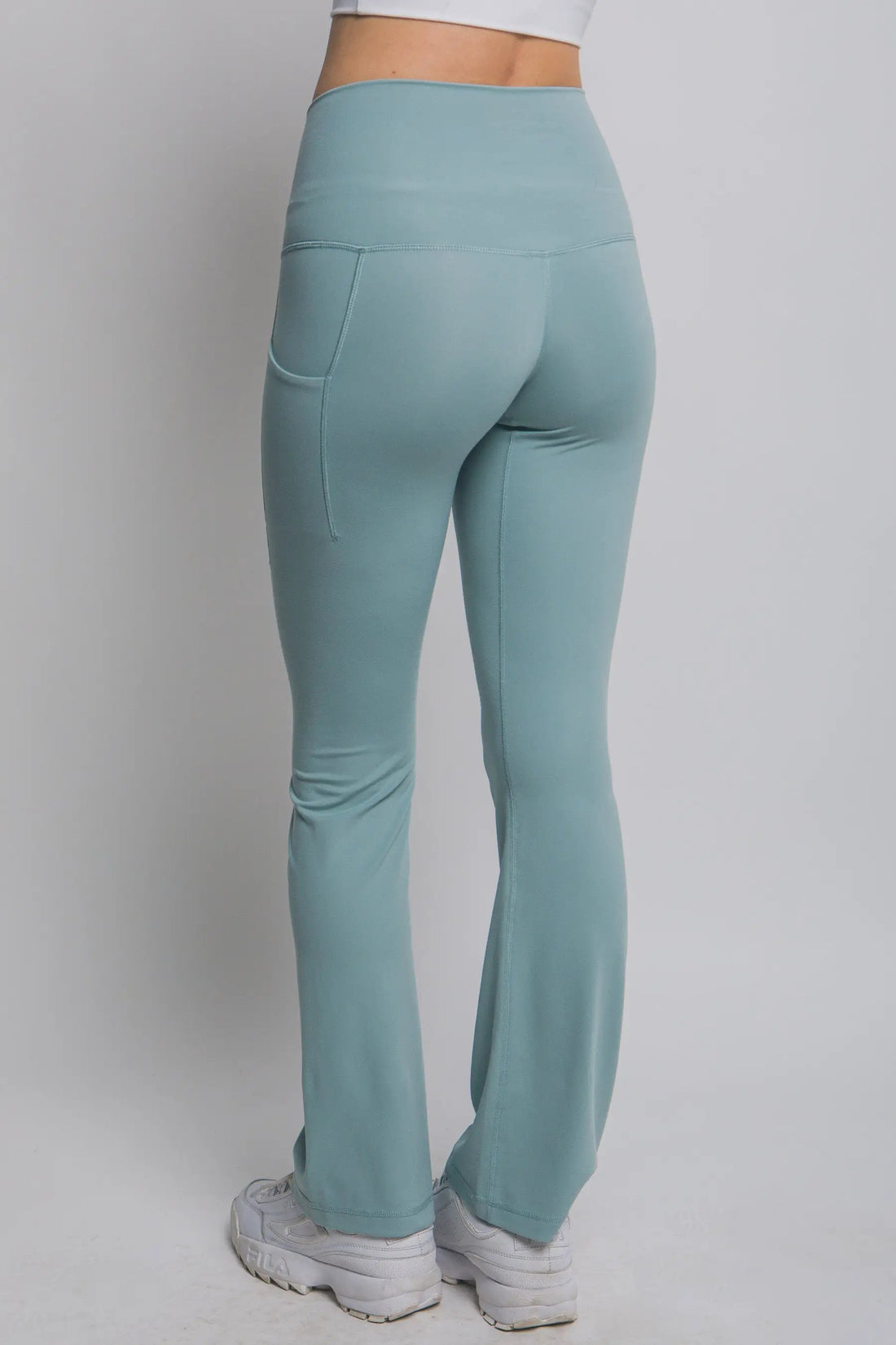 LOVE TREE Leggings Acampanados de Tiro Alto con Bolsillos Laterales - LOVE TREE - Activewear