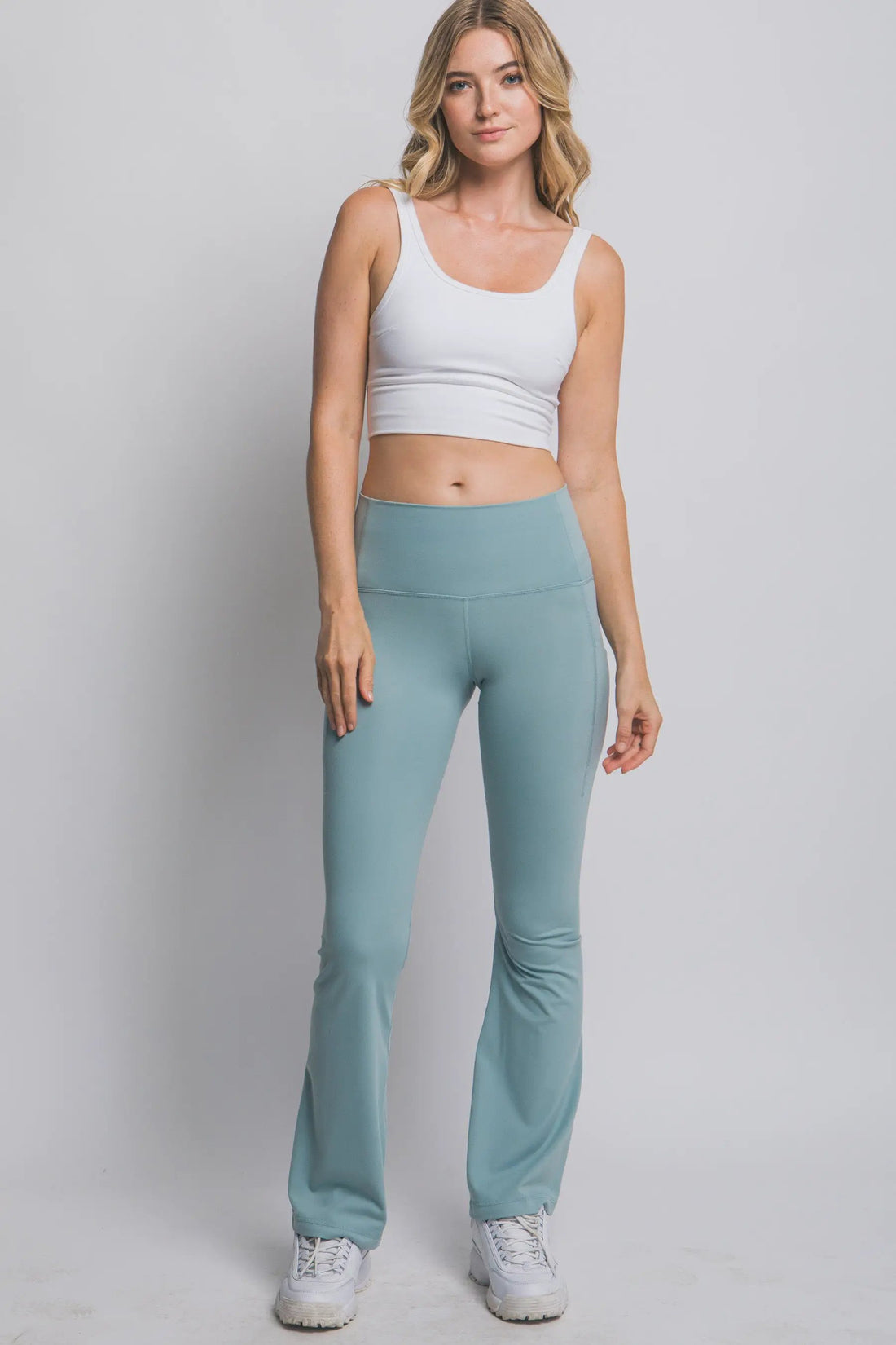 LOVE TREE Leggings Acampanados de Tiro Alto con Bolsillos Laterales - LOVE TREE - Activewear