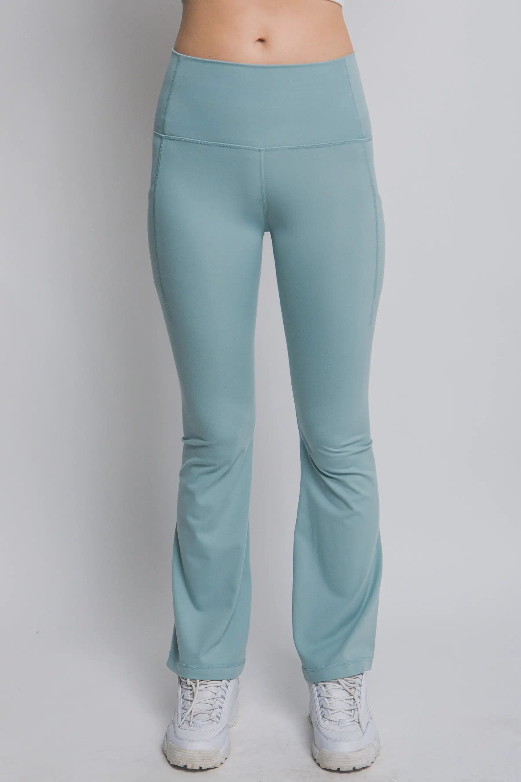 LOVE TREE Leggings Acampanados de Tiro Alto con Bolsillos Laterales - LOVE TREE - Activewear