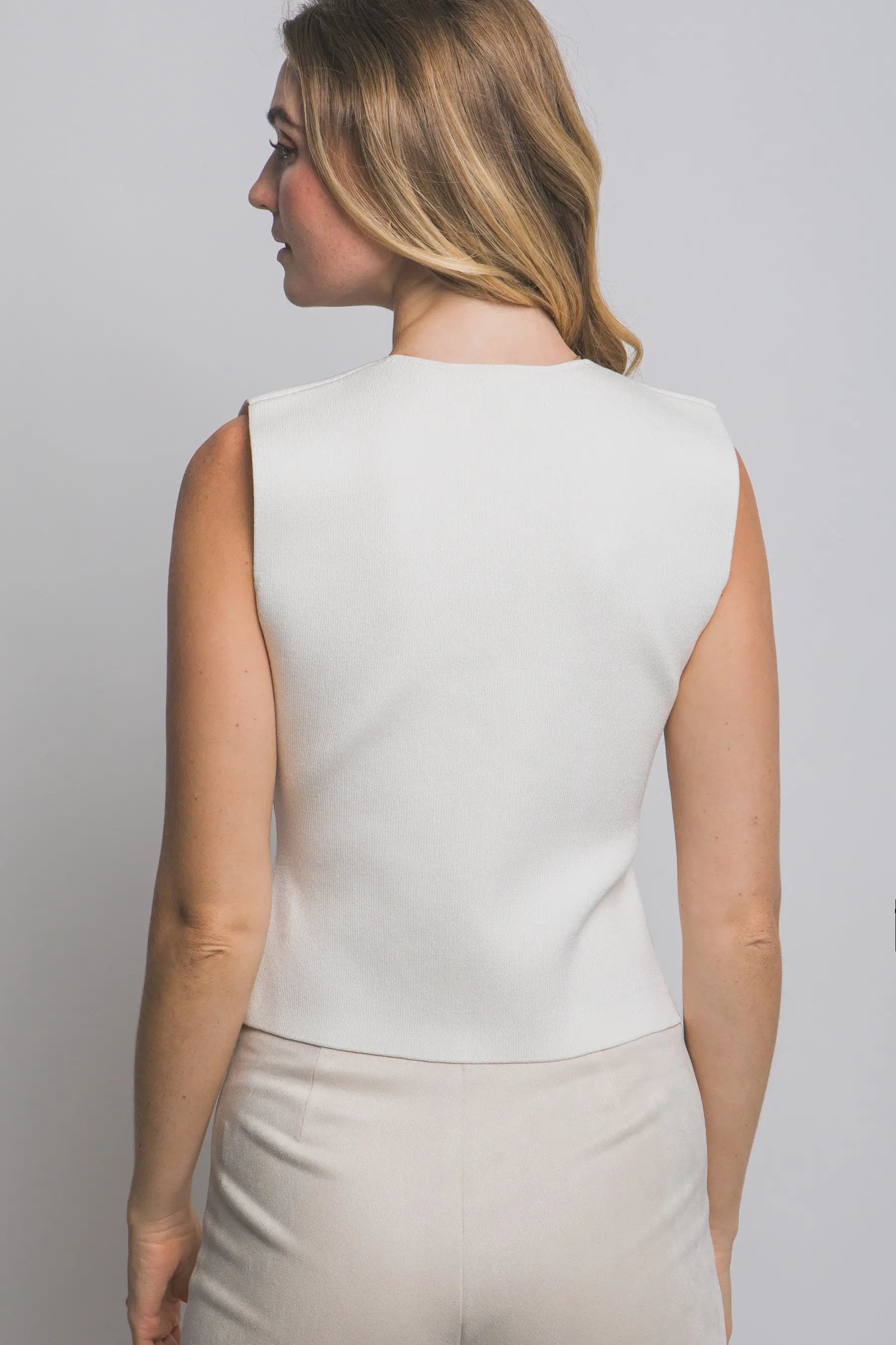 Chaleco Tejido de Botones para Mujer - Estilo Elegante y Moderno by LOVE TREE