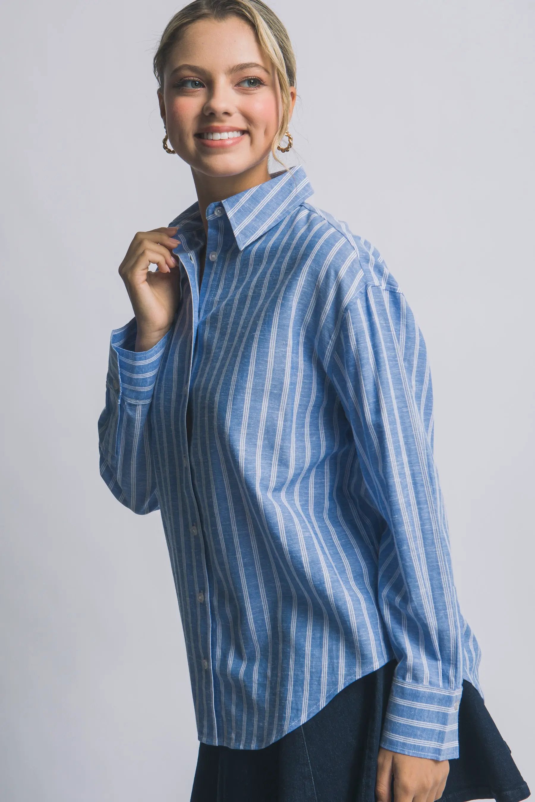 Camisa Oversized de Rayas con Botones Azul Manga Larga by LOVE TREE