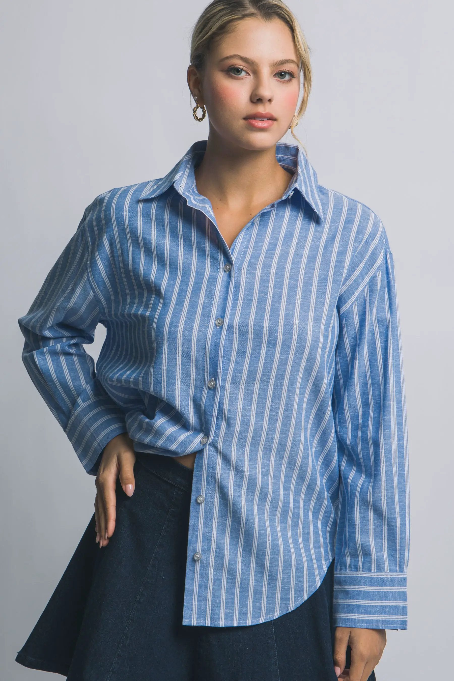 Camisa Oversized de Rayas con Botones Azul Manga Larga by LOVE TREE