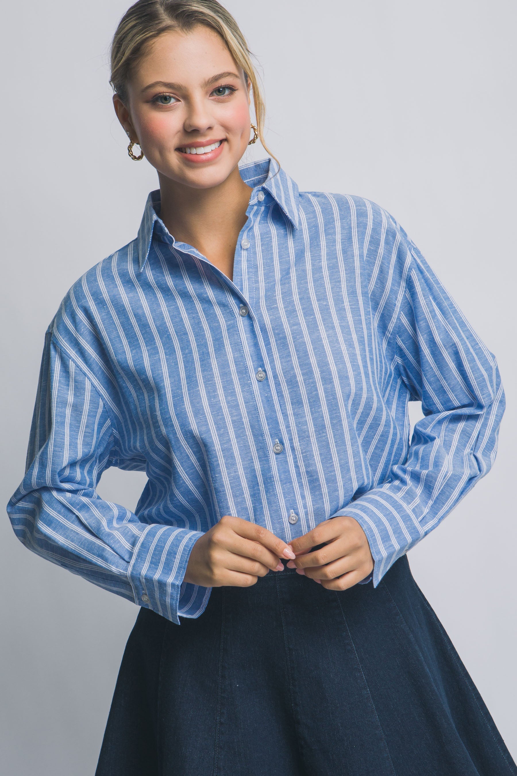 Camisa Oversized a Rayas Azules – Estilo Casual Chic en Algodón y Lino
