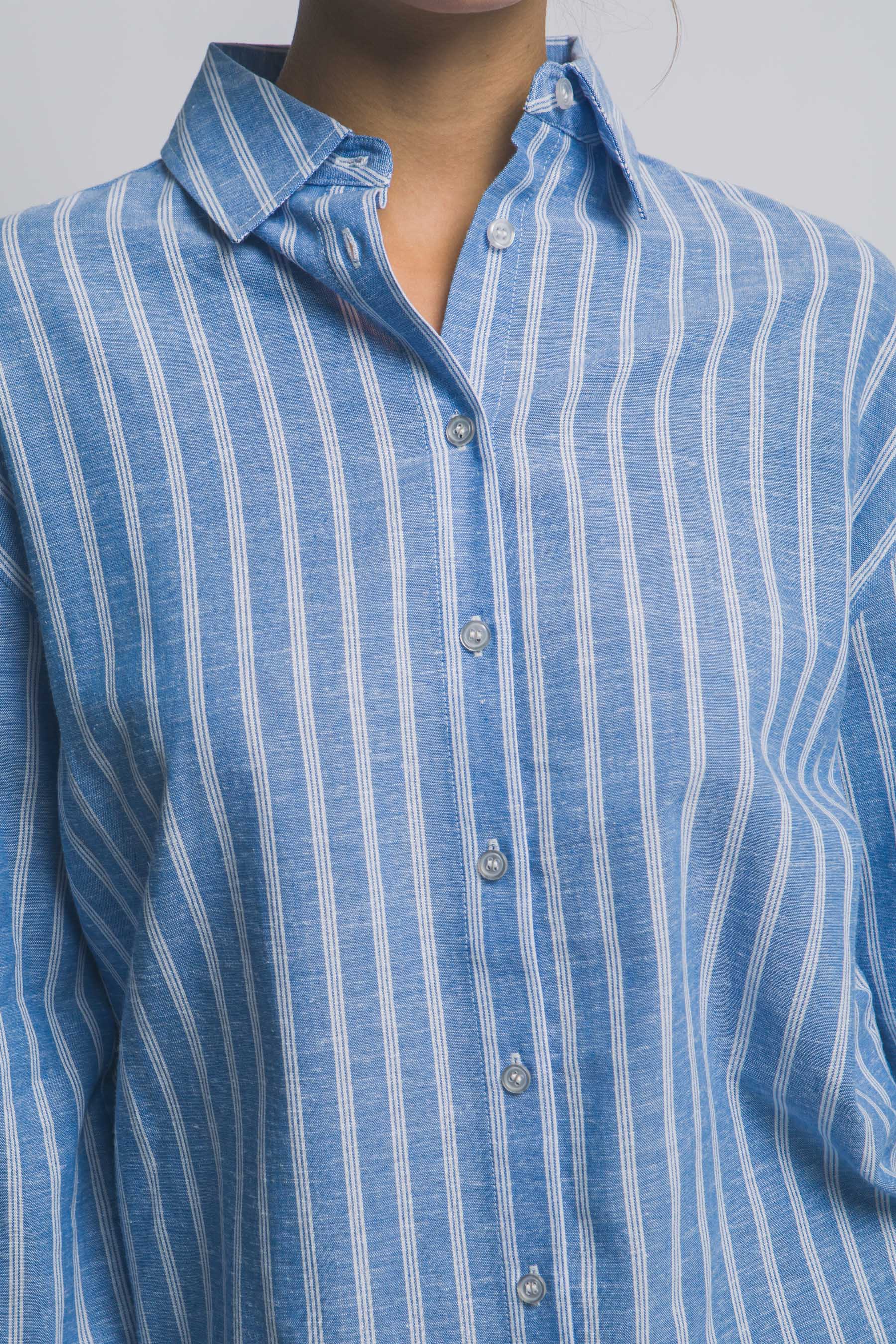 Camisa Oversized de Rayas con Botones Azul Manga Larga by LOVE TREE