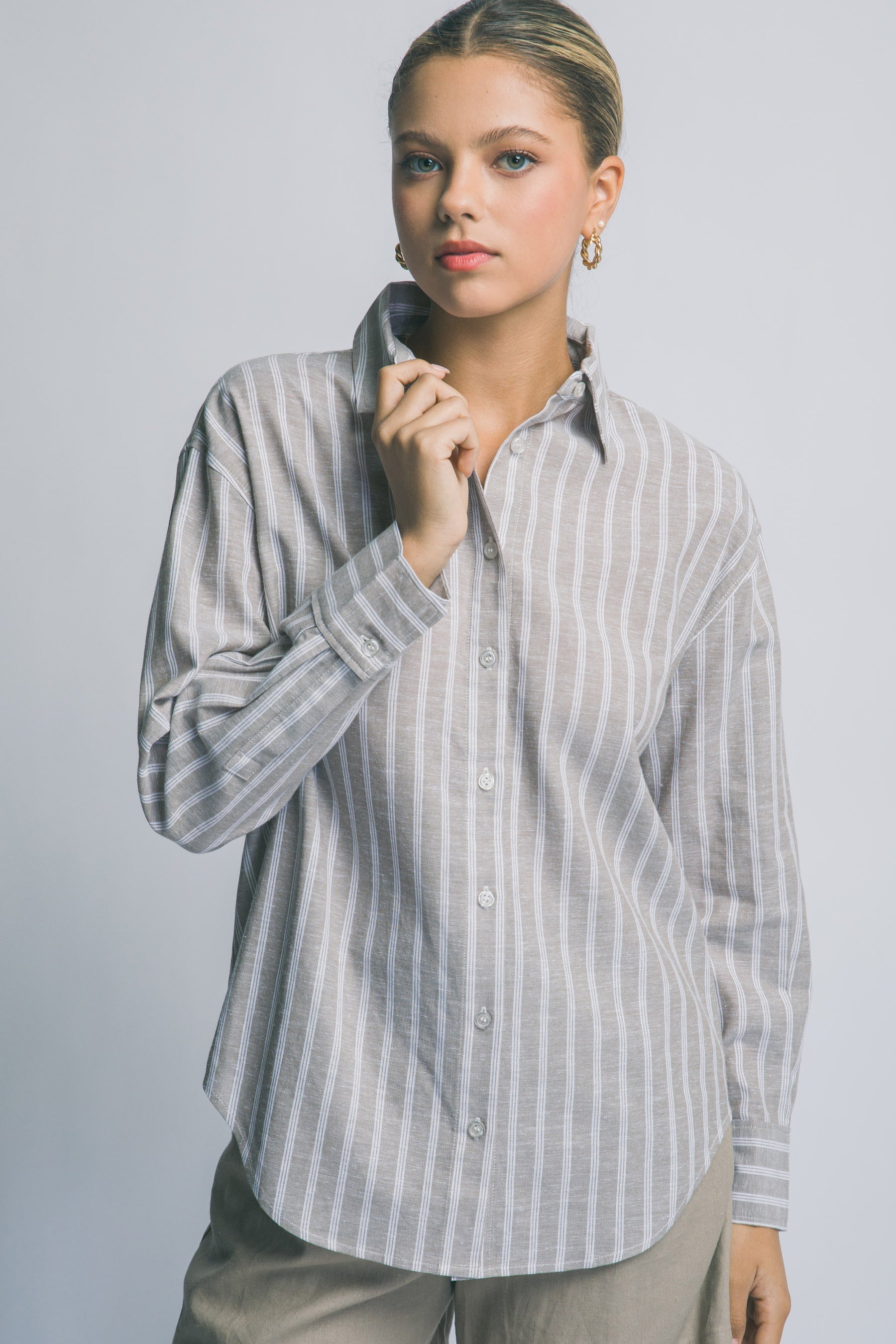 Camisa Oversized a Rayas Azules – Estilo Casual Chic en Algodón y Lino