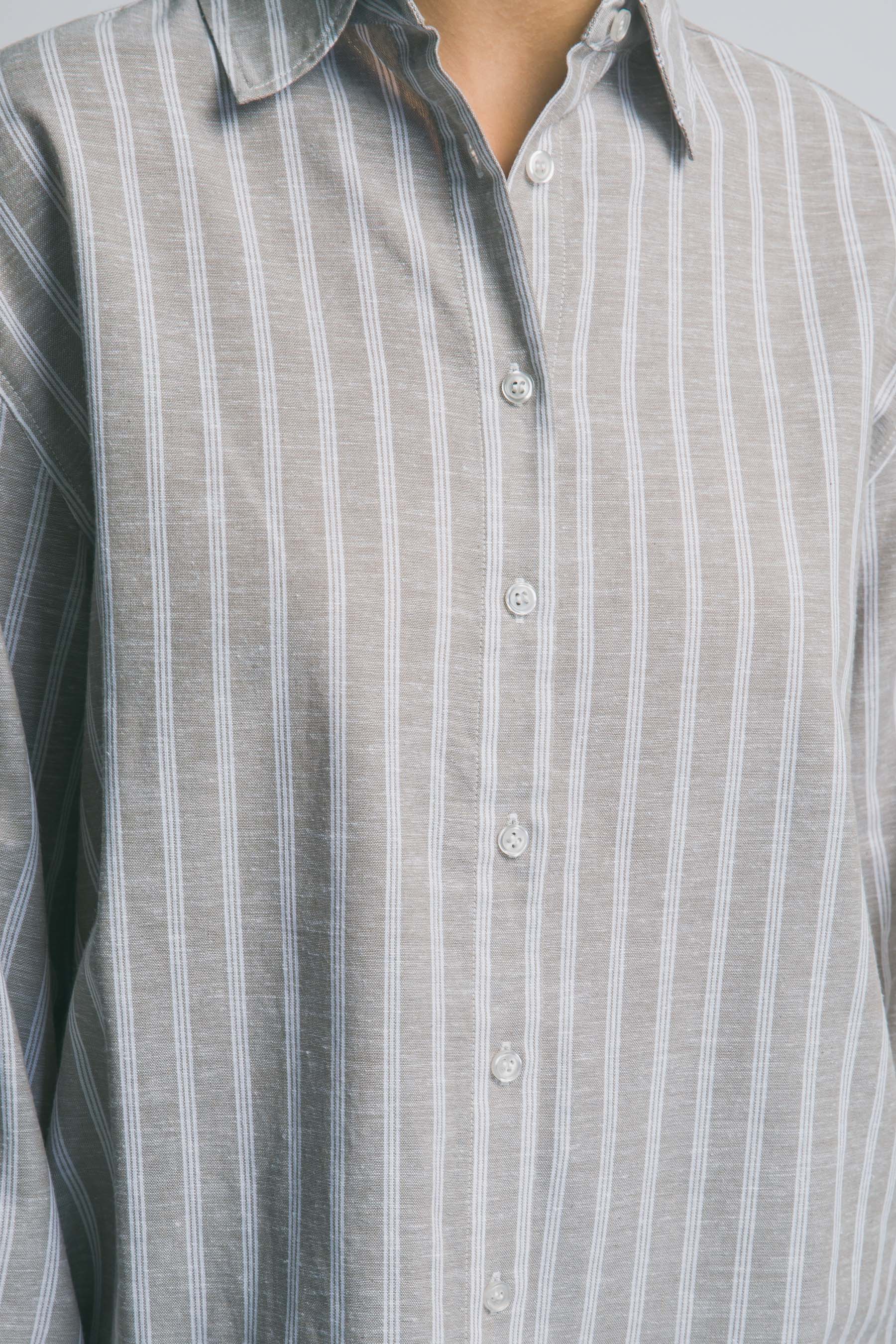 Camisa Oversized a Rayas Azules – Estilo Casual Chic en Algodón y Lino