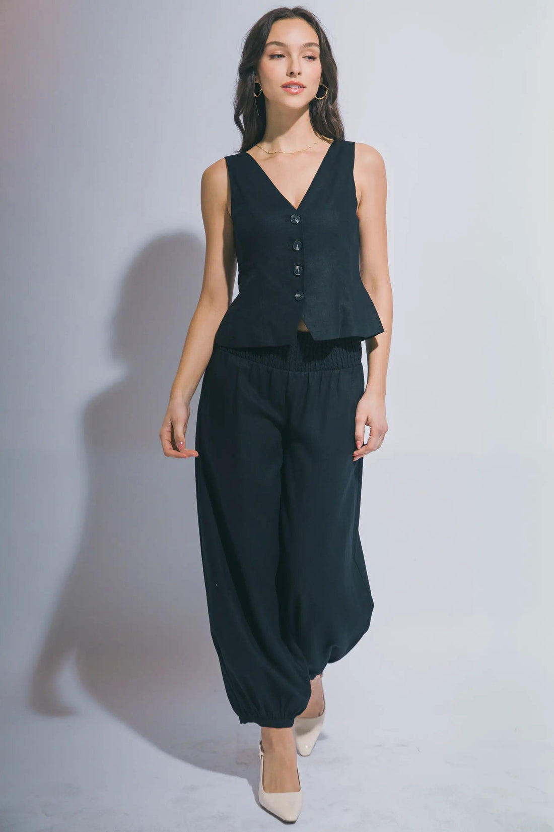 Chaleco de Lino con Escote en V - Elegancia Estival Artesanal