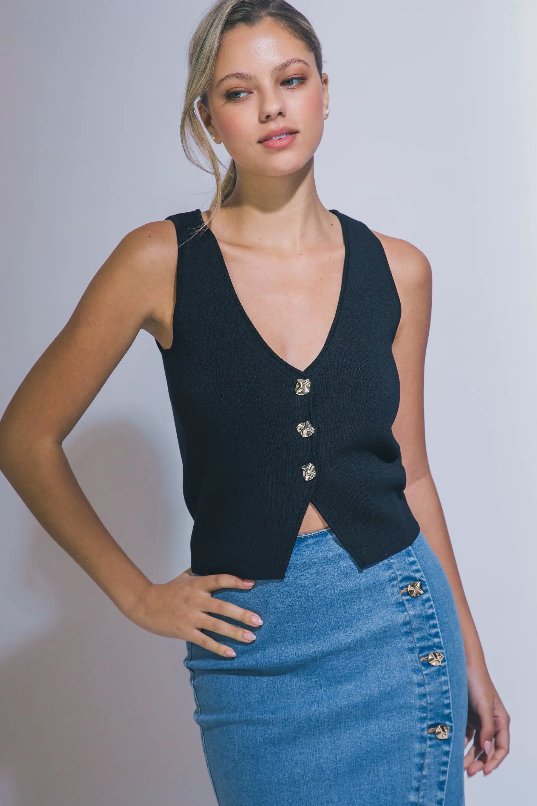 Chaleco de Punto sin Mangas con Botones Dorados by LOVE TREE