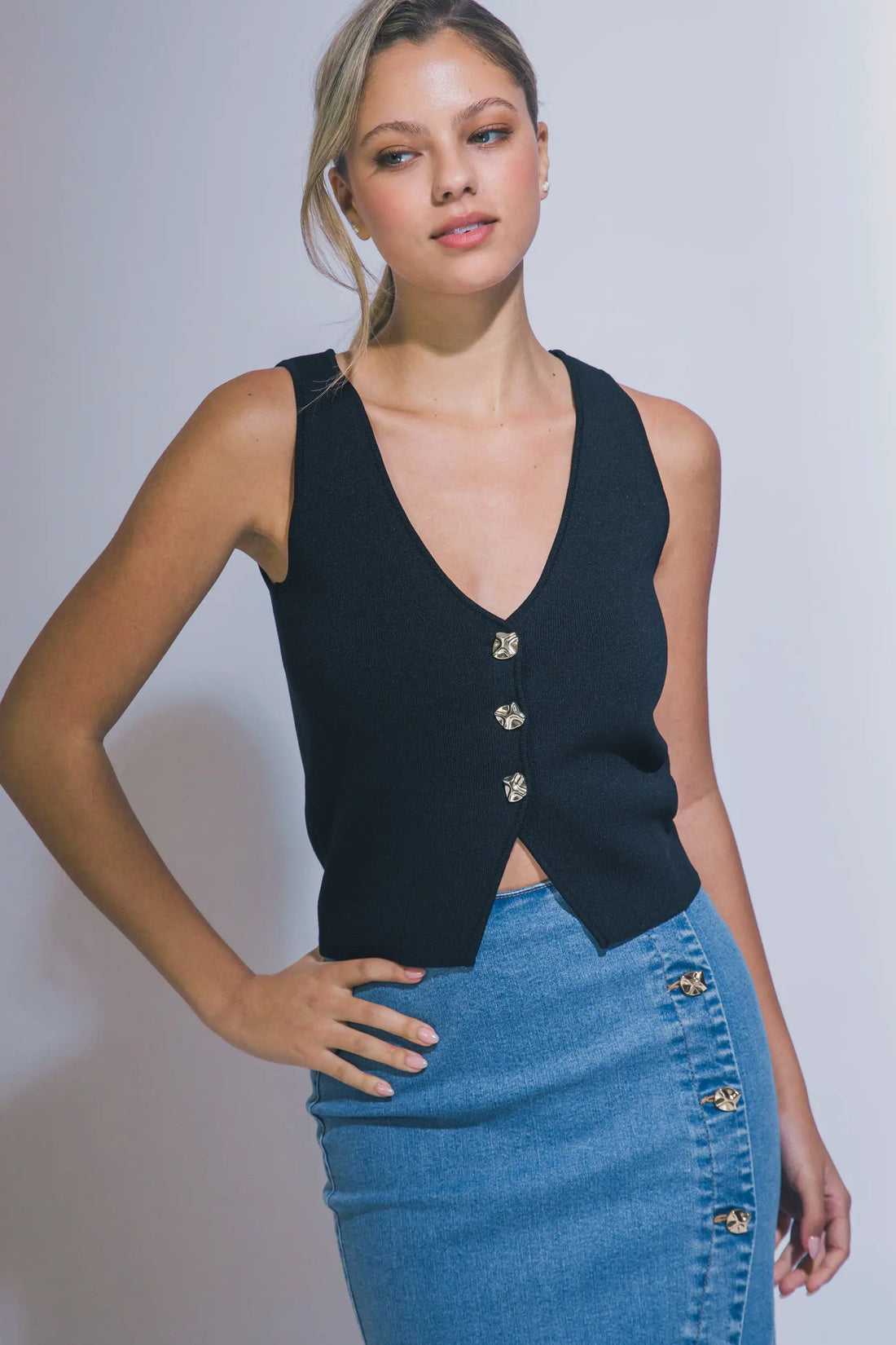 Chaleco de Punto sin Mangas con Botones Dorados by LOVE TREE