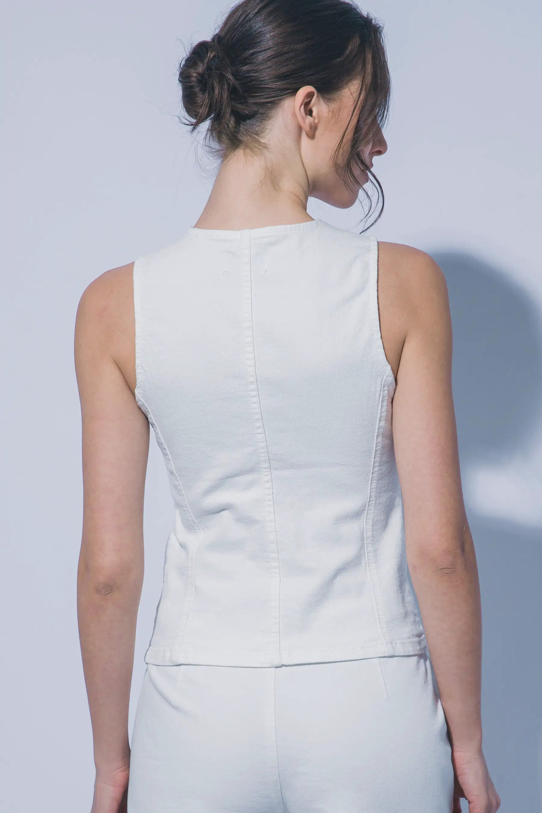 Chaleco de Mezclilla con Cuello Redondo - Estilo y Comodidad by LOVE TREE