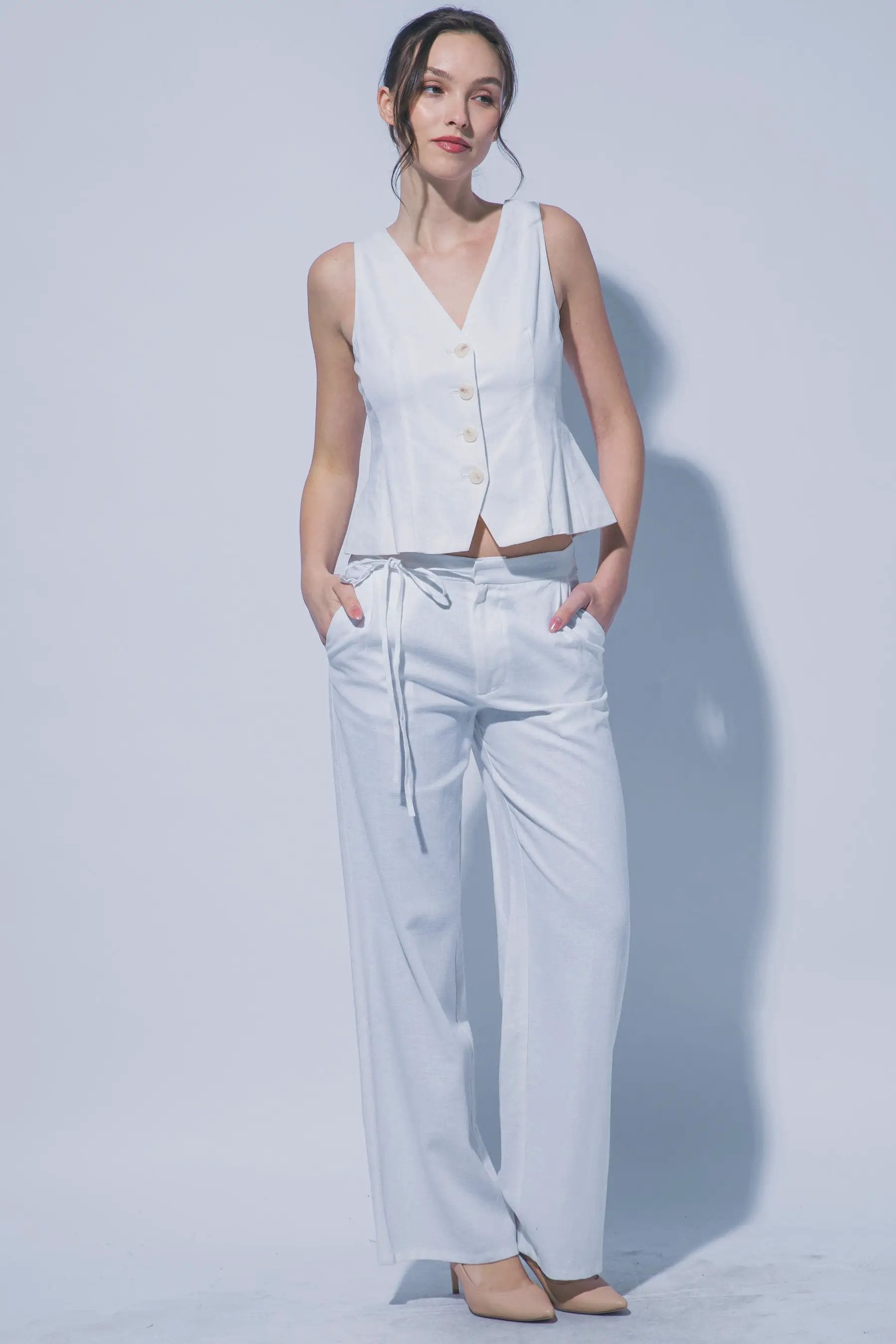 Chaleco de Lino con Escote en V - Elegancia Estival Artesanal