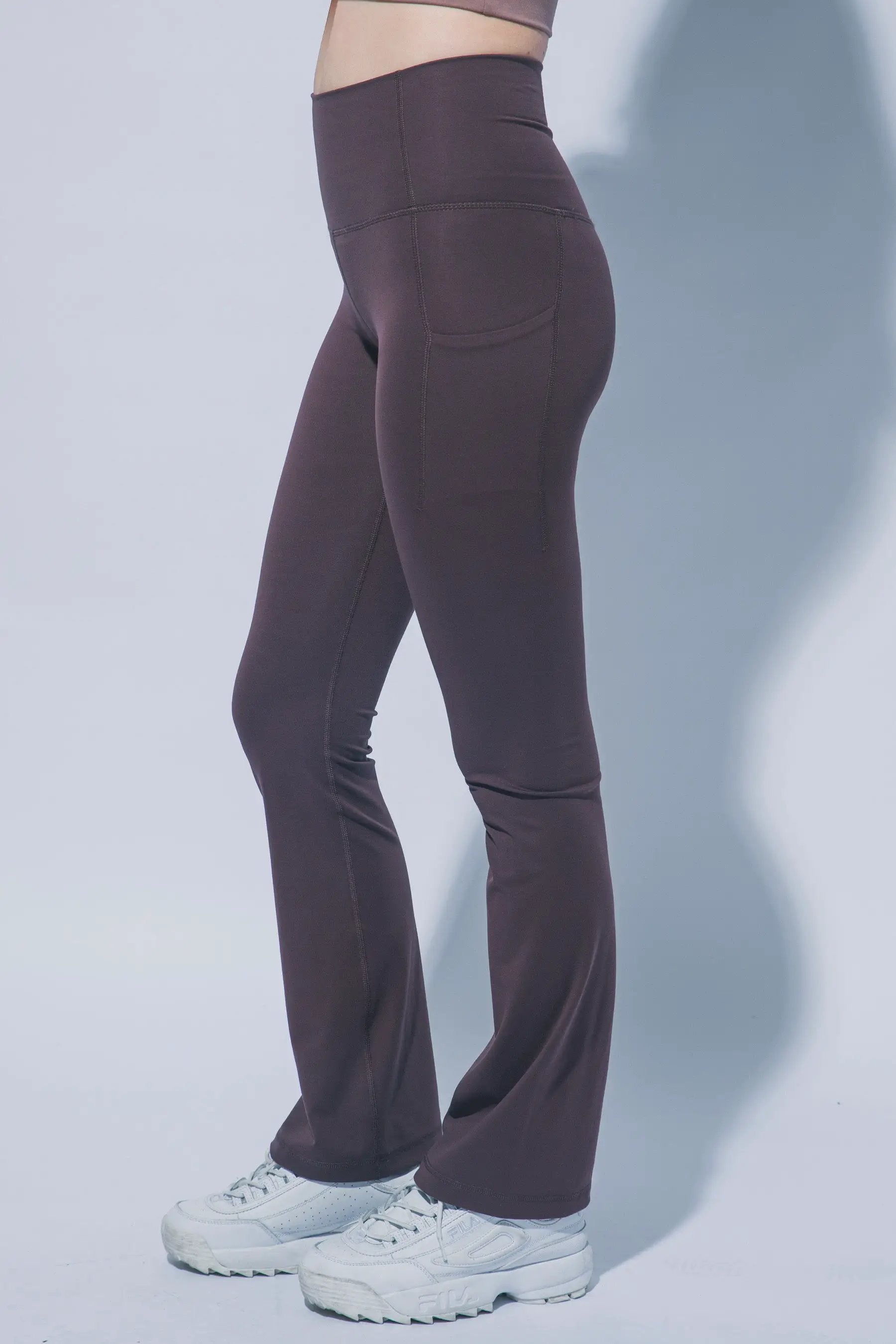 LOVE TREE Leggings Acampanados de Tiro Alto con Bolsillos Laterales - LOVE TREE - Activewear