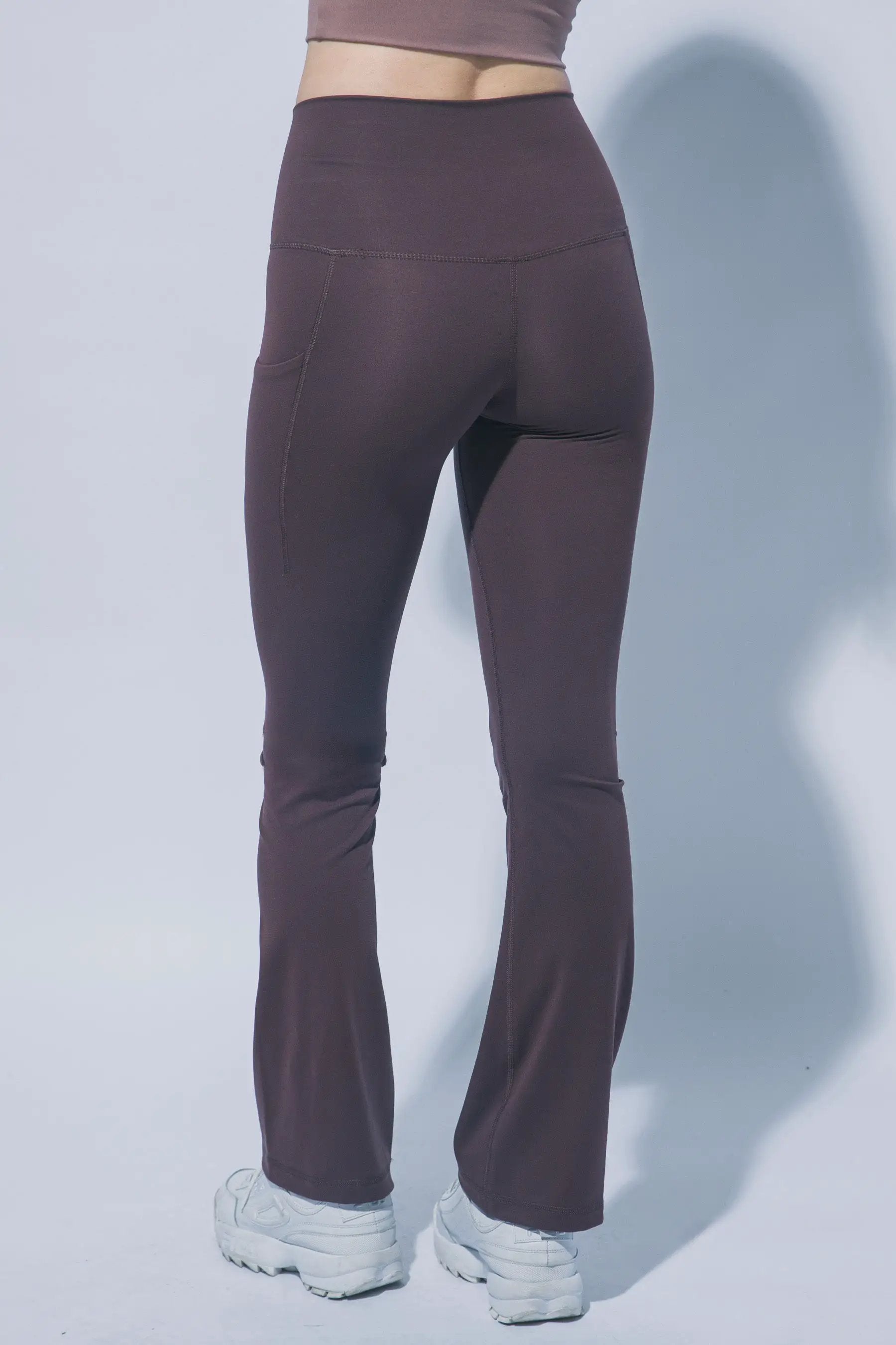 LOVE TREE Leggings Acampanados de Tiro Alto con Bolsillos Laterales - LOVE TREE - Activewear