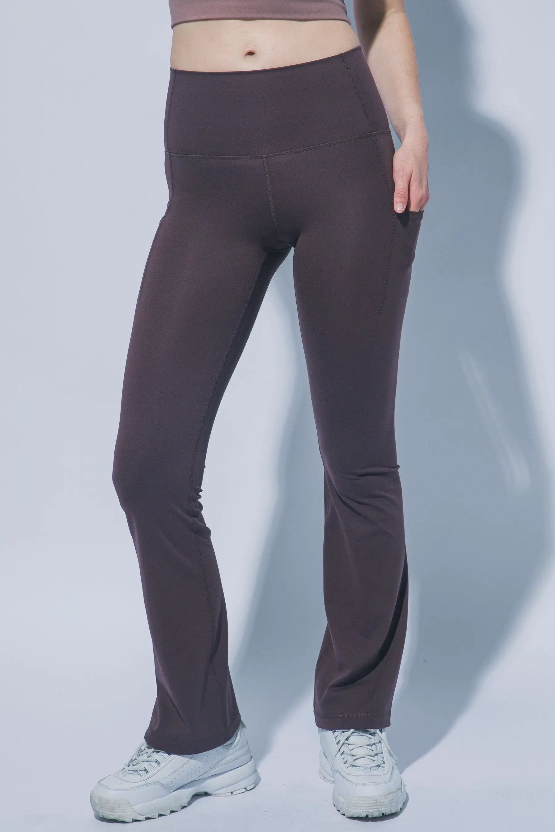 LOVE TREE Leggings Acampanados de Tiro Alto con Bolsillos Laterales - LOVE TREE - Activewear