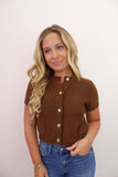 Suéter Top Botones Dorados Cafe Manga Corta