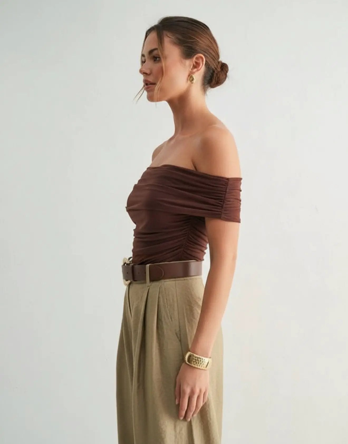 Blusa Mesh Top off shoulder de malla fruncida para mujer | Elegante y moderno | Varios colores by Yanet Collective