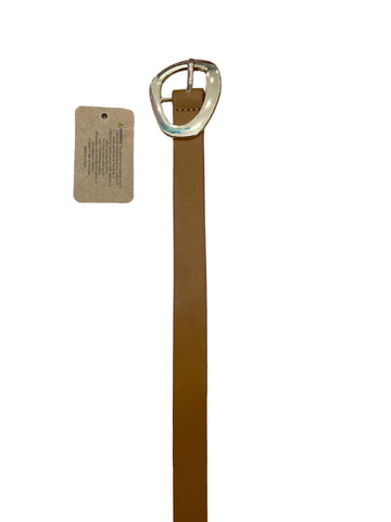 Cinturón café con hebilla dorada