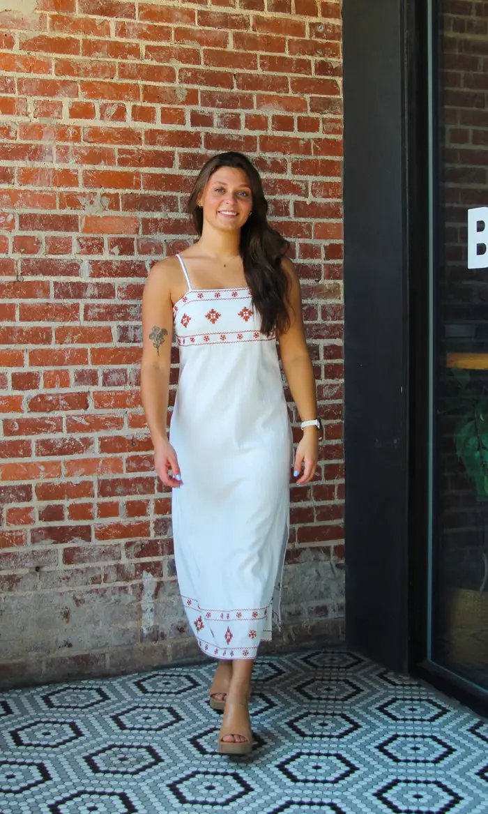 Cafes Vestido Blanco Con Flores Colección Seda Edición Limitada Para Momentos Exclusivos by Yanet Collective