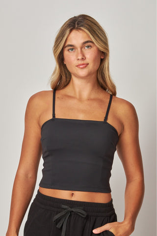 Top Doble Capa con Tirantes Ajustables y Copas Acolchadas – Básico y Versátil