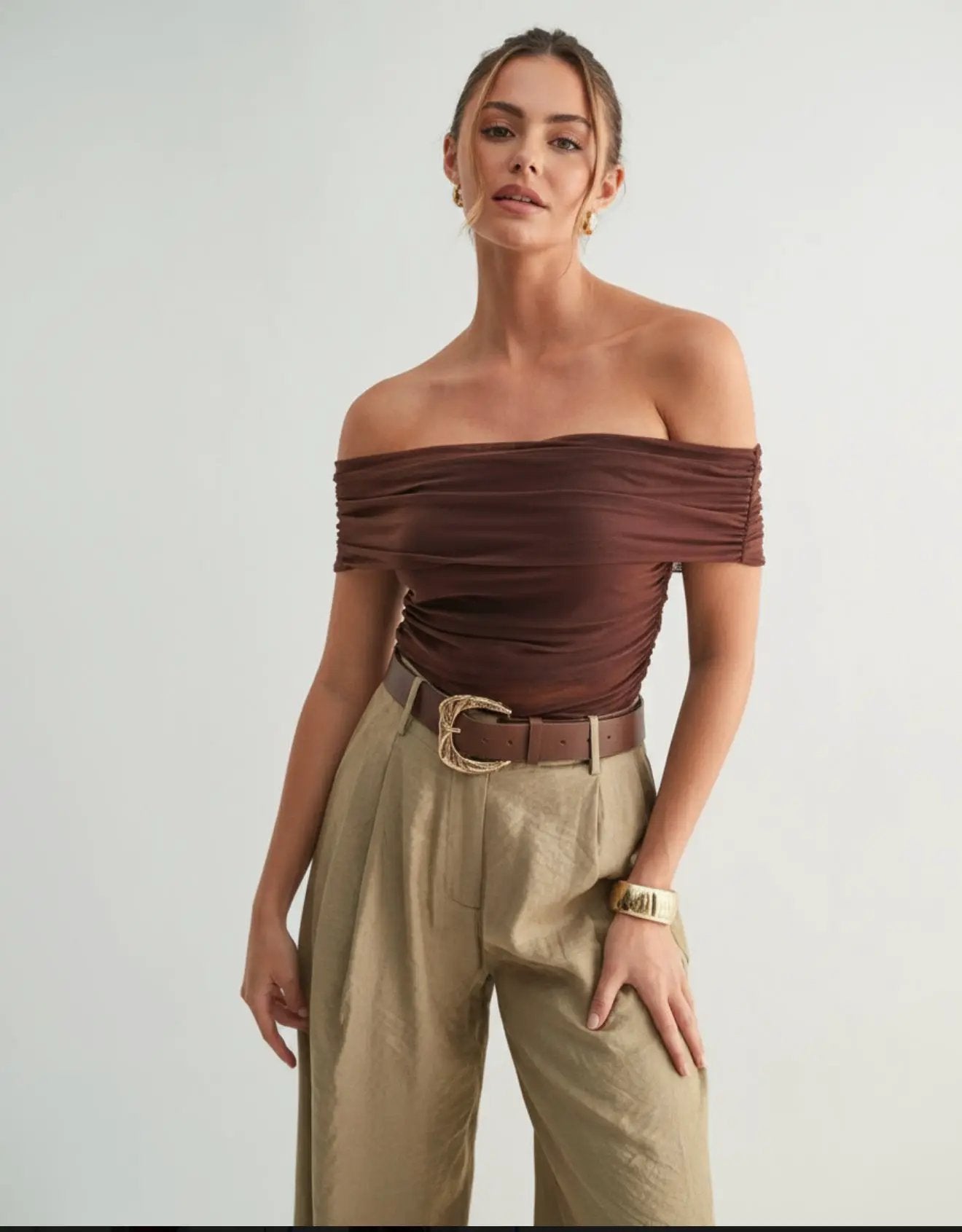 Blusa Mesh Top off shoulder de malla fruncida para mujer | Elegante y moderno | Varios colores by Yanet Collective