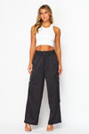 Pantalón Negro Cargo Satinado de Mujer con Cordón Ajustable