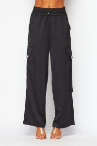 Pantalón Negro Cargo Satinado de Mujer con Cordón Ajustable