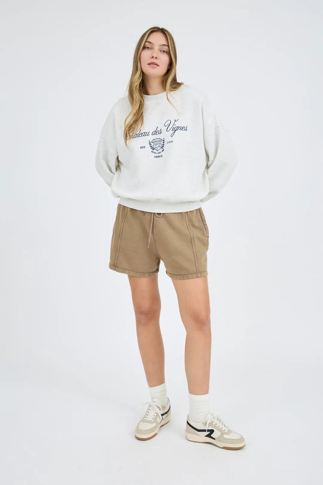 Sudadera Bordada "Château des Vignes Paris Gris by Yanet Collective