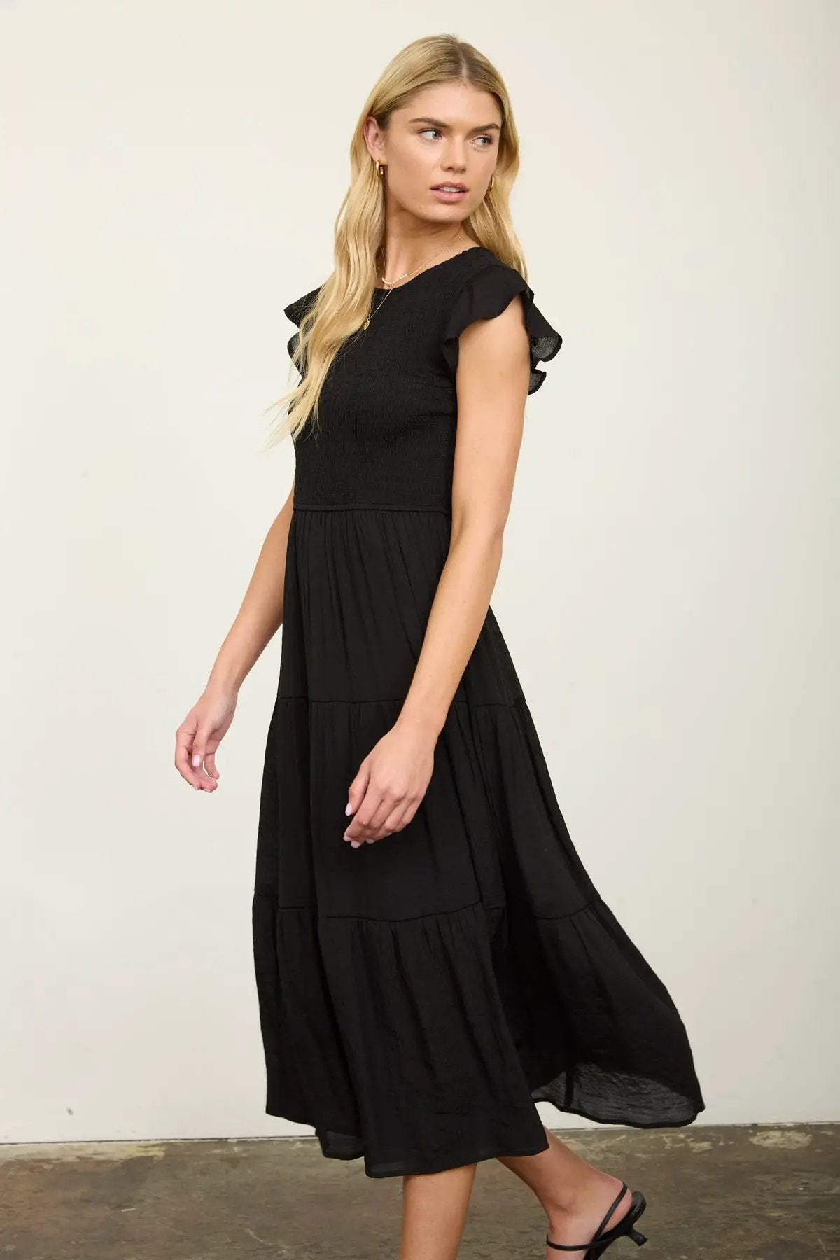 Vestido Midi de Manga Corta con Volantes y Nido de Abeja by shopblupepper