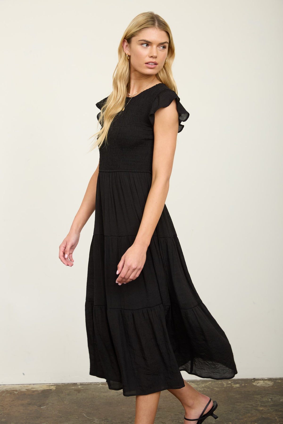 Vestido Midi Negro con Nido de Abeja - Estilo Boho Chic para Verano