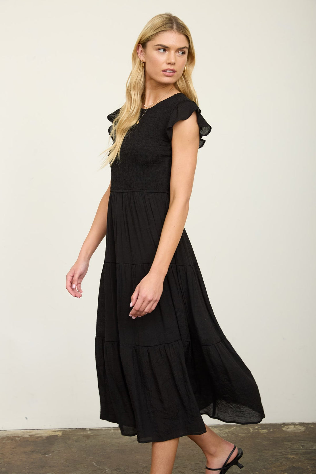 Vestido Midi Negro con Nido de Abeja - Estilo Boho Chic para Verano