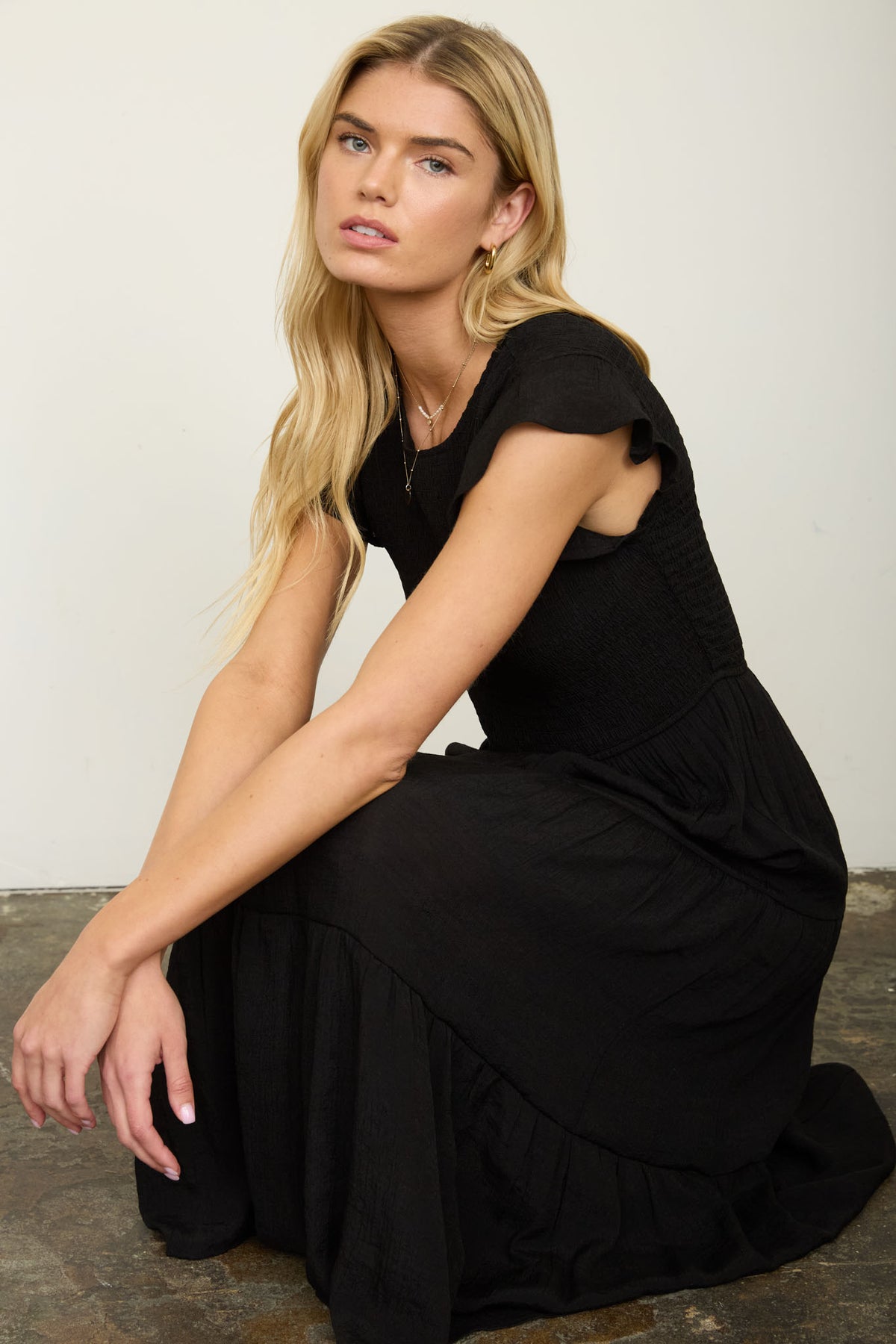 Vestido Midi Negro con Nido de Abeja - Estilo Boho Chic para Verano