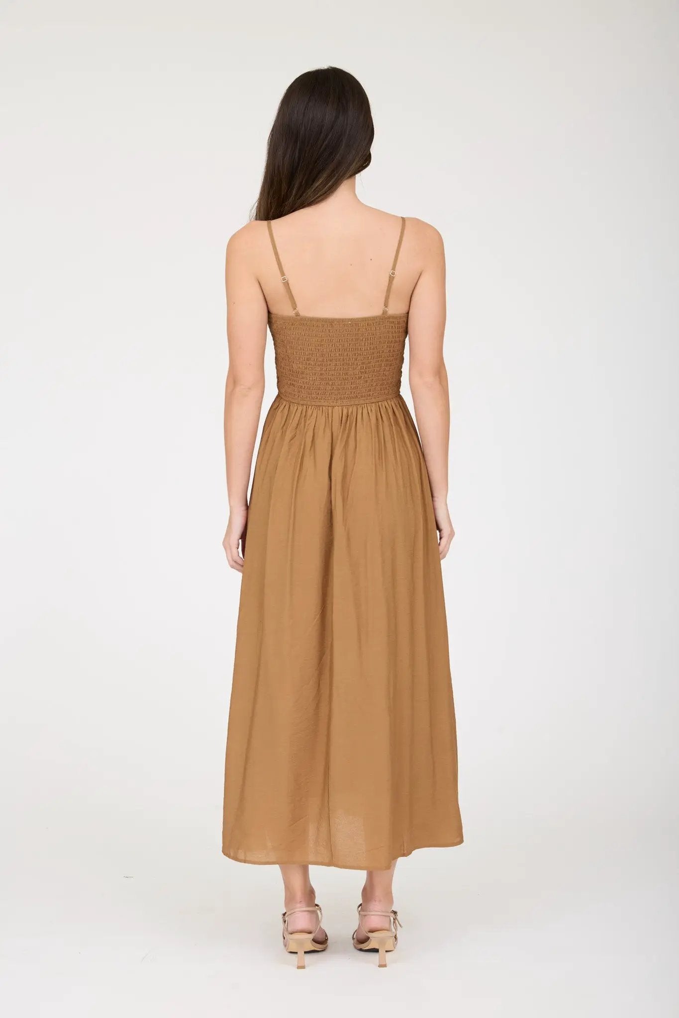 PRE-ORDEN Vestido Midi con Tirantes Finos y Cintura Basque Fruncida (Pre-orden) by shopblupepper