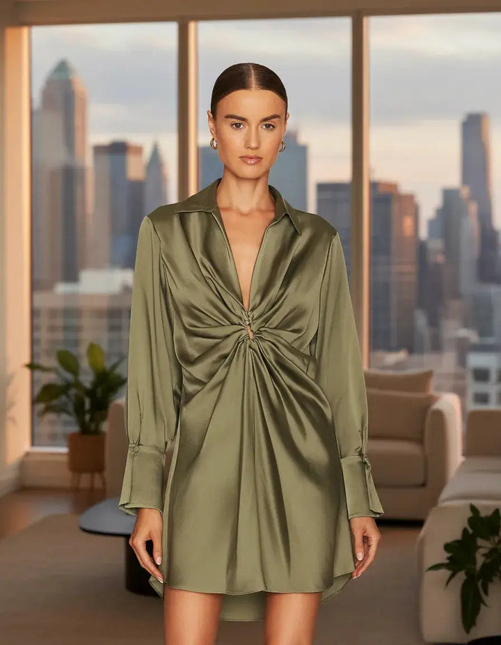 Vestido blusón verde satinado manga larga by Yanet Collective