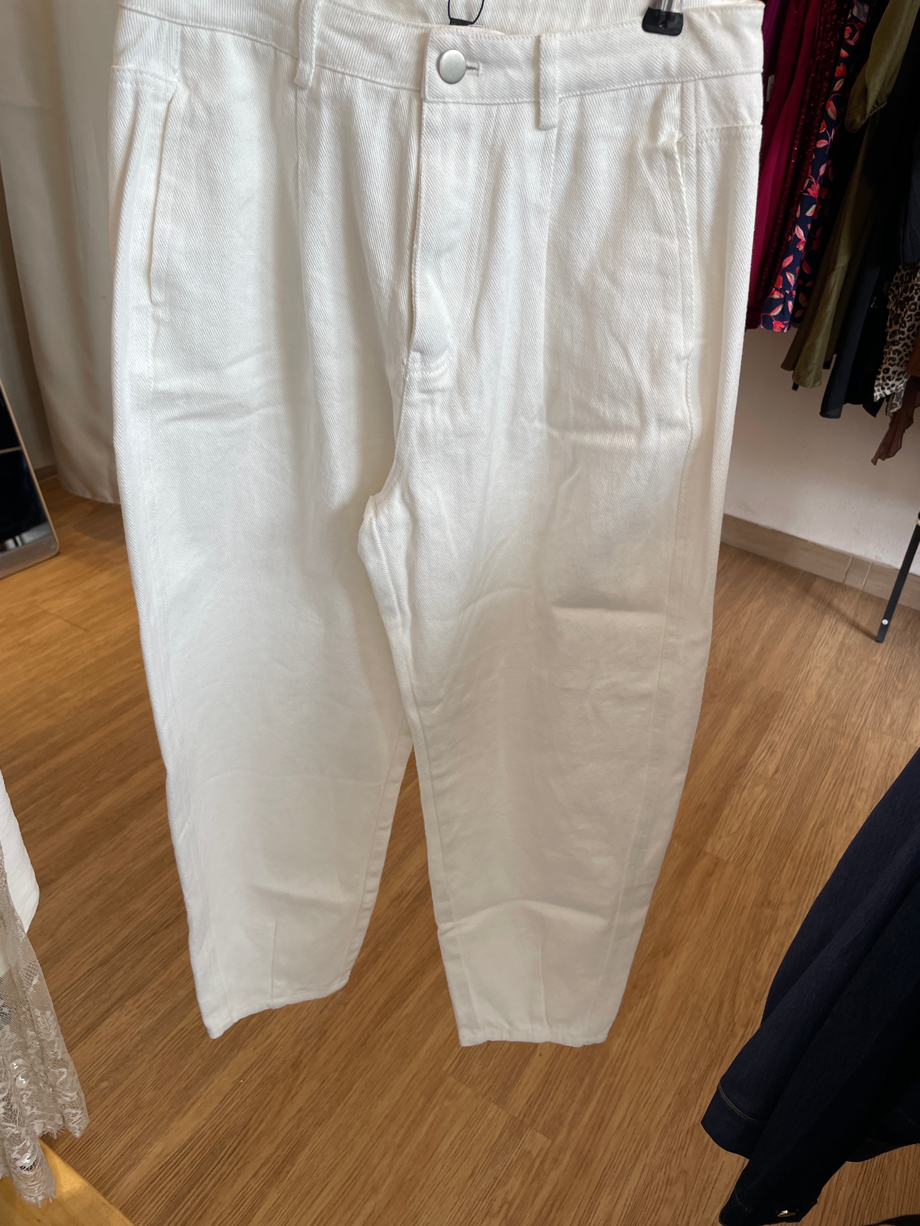 Pantalones Acampanados de Sarga Carrie - Ropa de Mujer/ Blanco