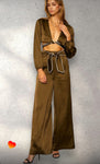 Pantalón tela satin color verde Olivo con cinturón