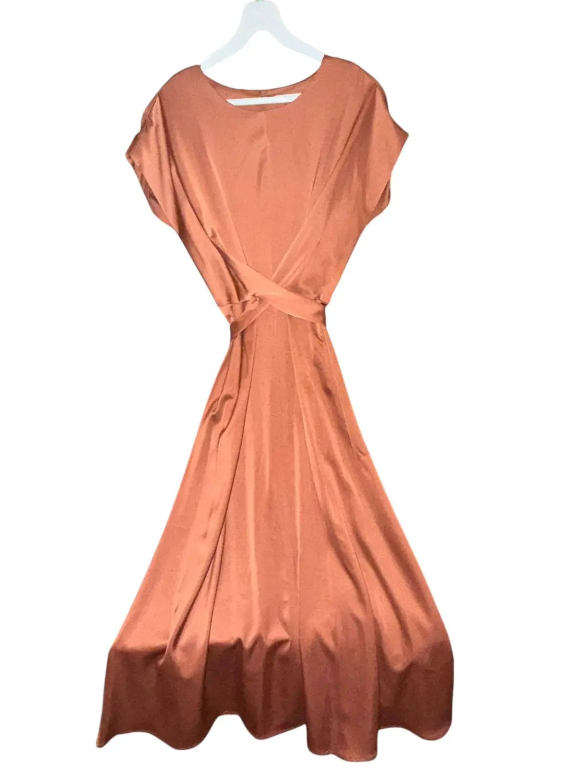 Vestido Terracota Midi Satin by Yanet Collective
